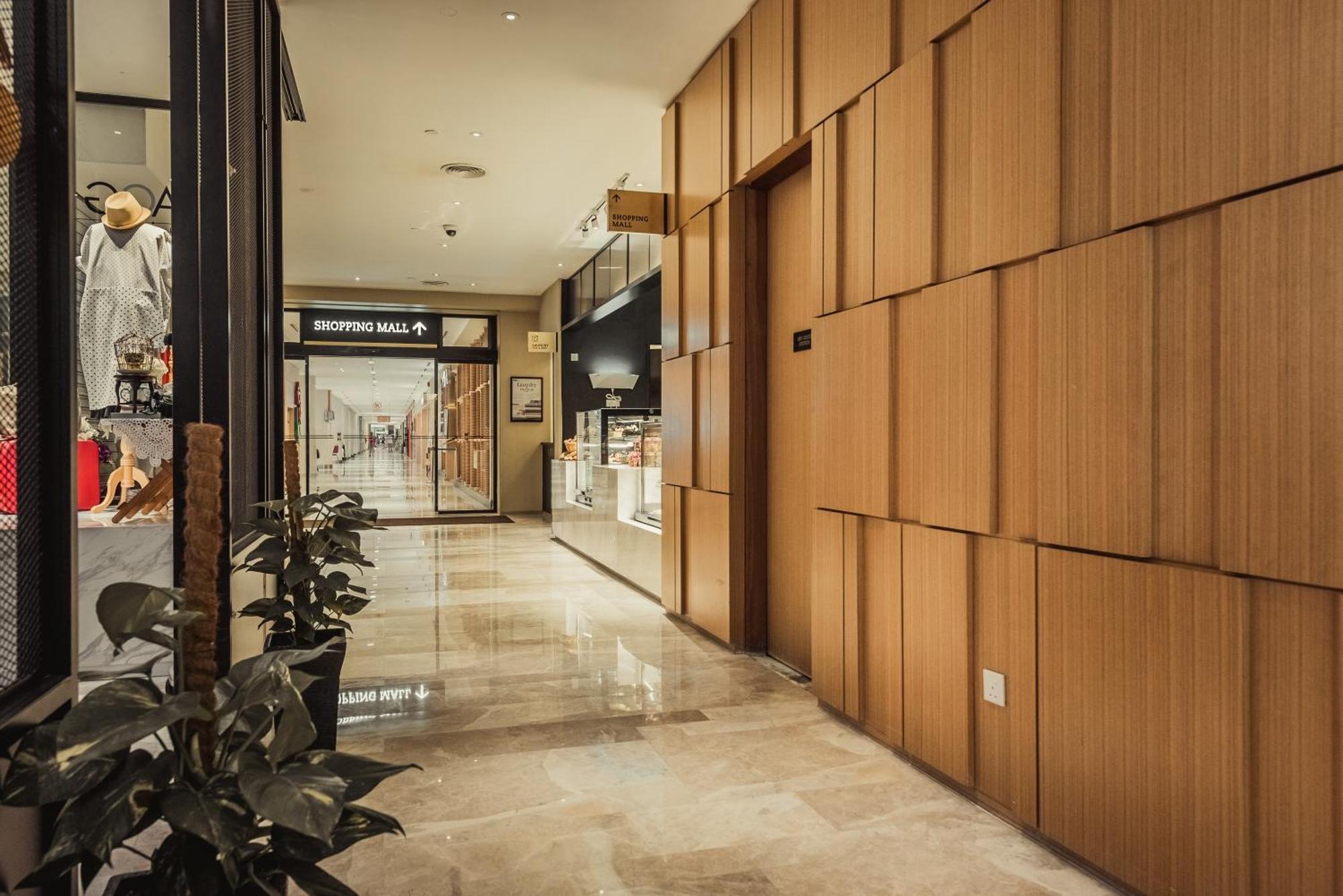 Weil Hotel Ipoh Ngoại thất bức ảnh The interior of the mall